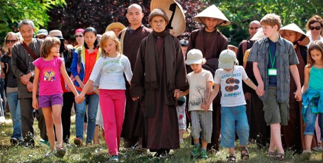 750_380_ALTA_Caminando_